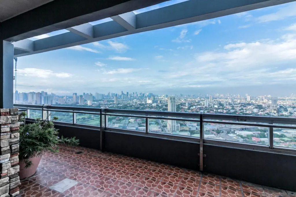 Greenhills Elan Hotel Modern - Newly Renovated