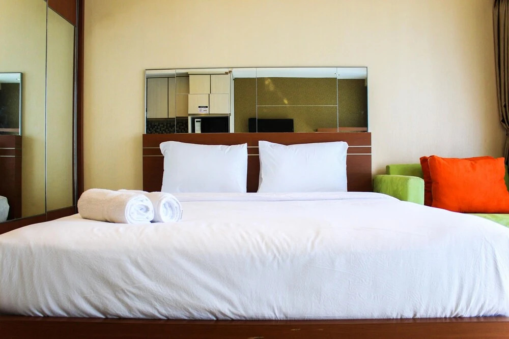 Fully Furnished Studio Apartment at Tamansari The Hive