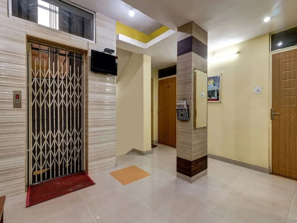 OYO 24888 Hotel Sham Palace