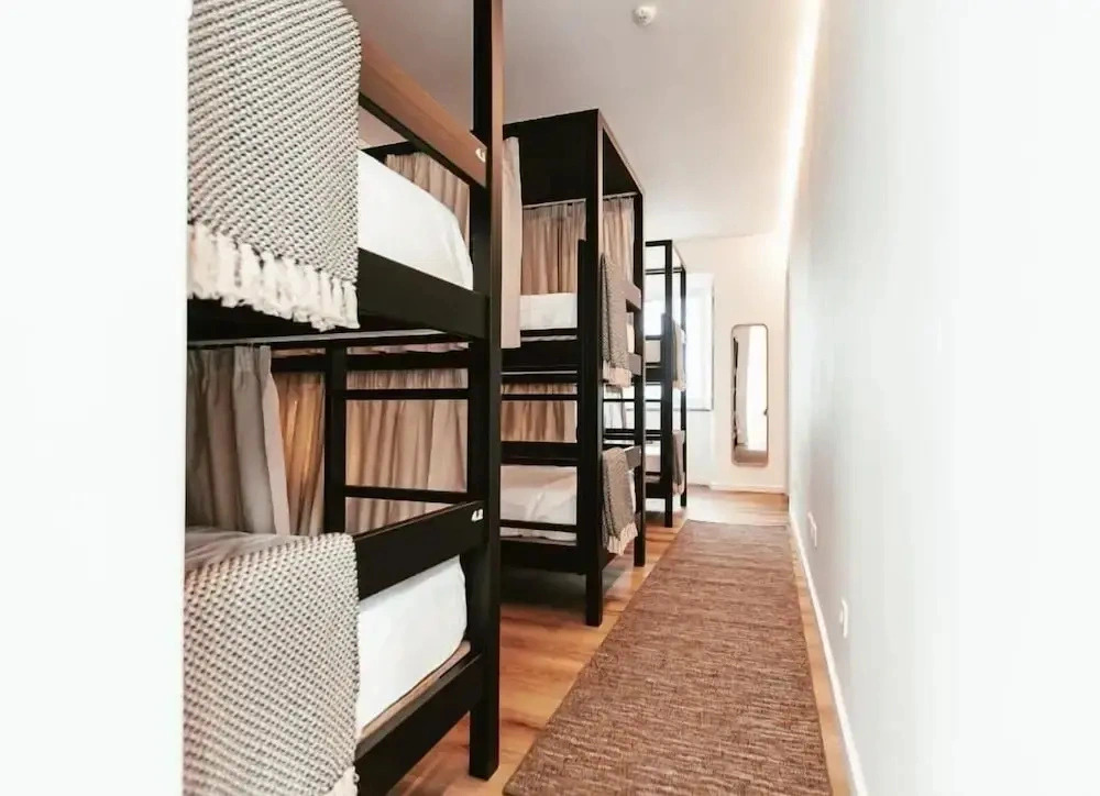 Aires Hostel