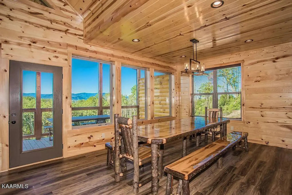 Starr Crest by Beyond Expectations w Indoor Pool
