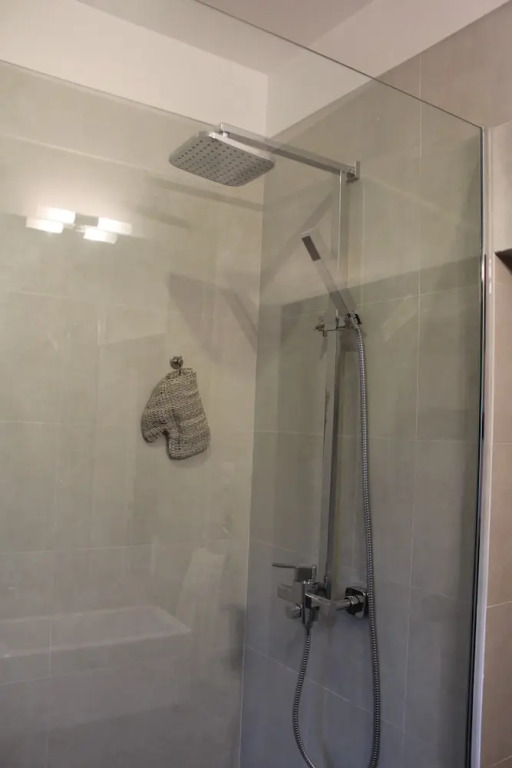Stylish Lisbon Apartment in Alfama w/ Heating