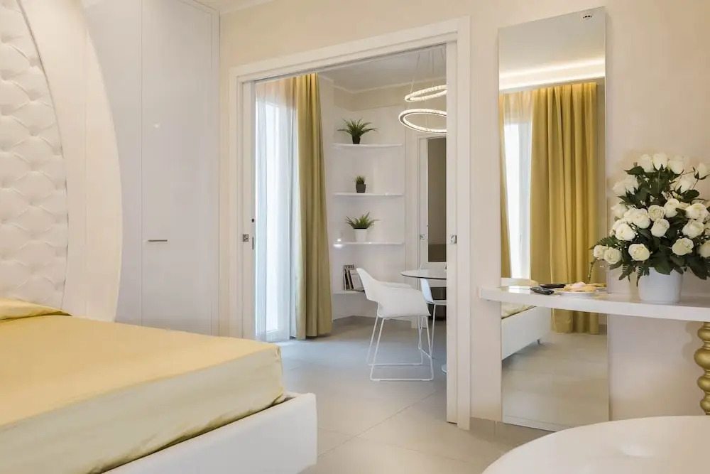 White Suite & Apartments