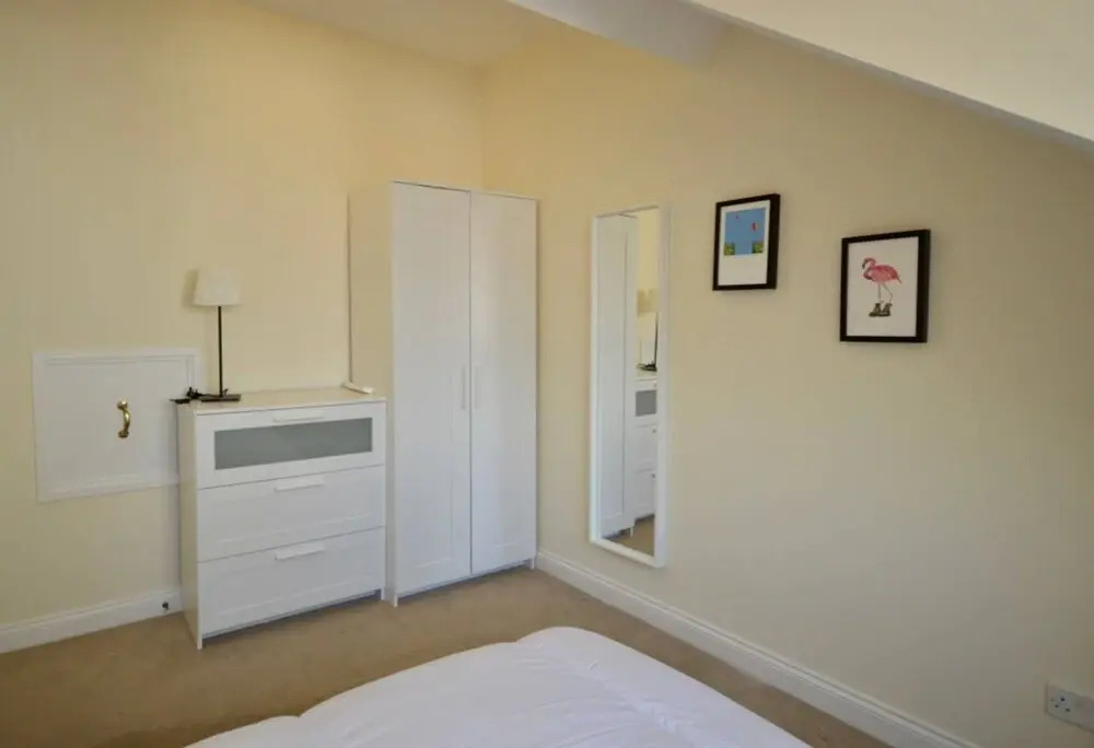 Cosy 2 Bedroom Bristol Home