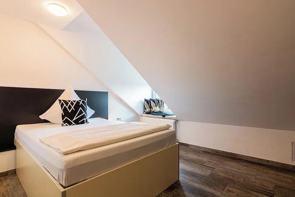 Nine Rooms - Serviced Rooms