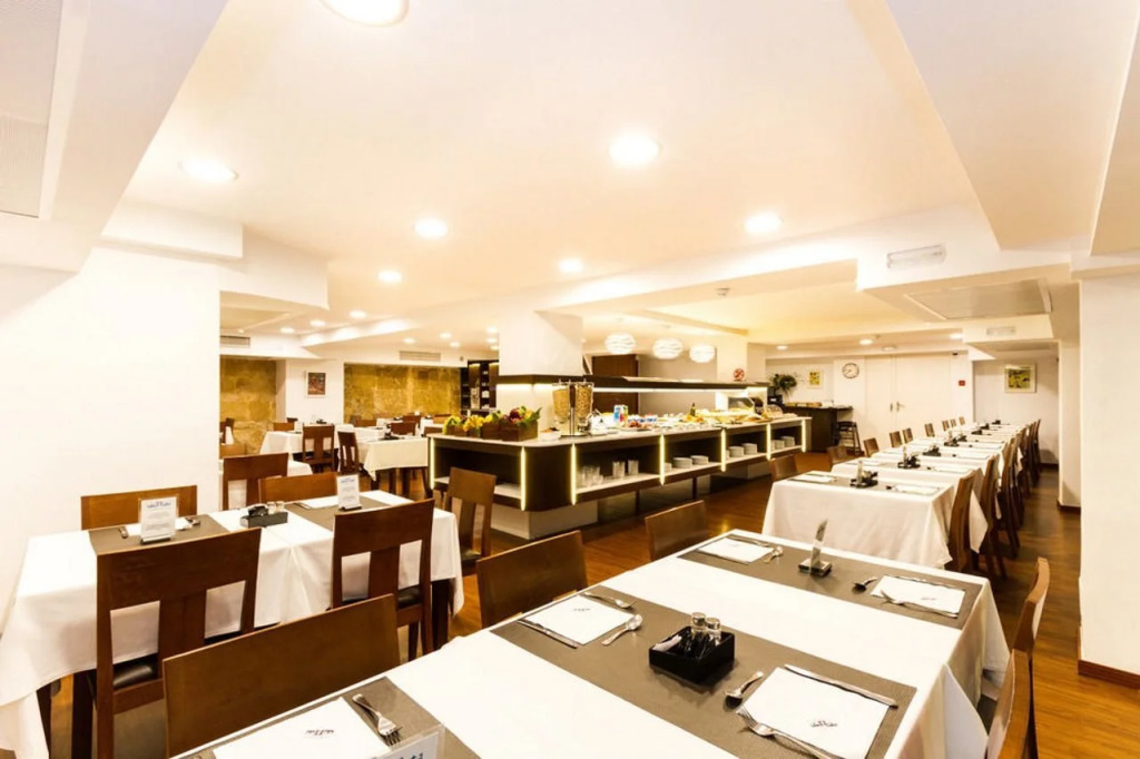 Hotel Almudaina