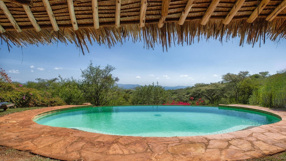 Private Bush Camp With Pool Cottages Tents - 2332