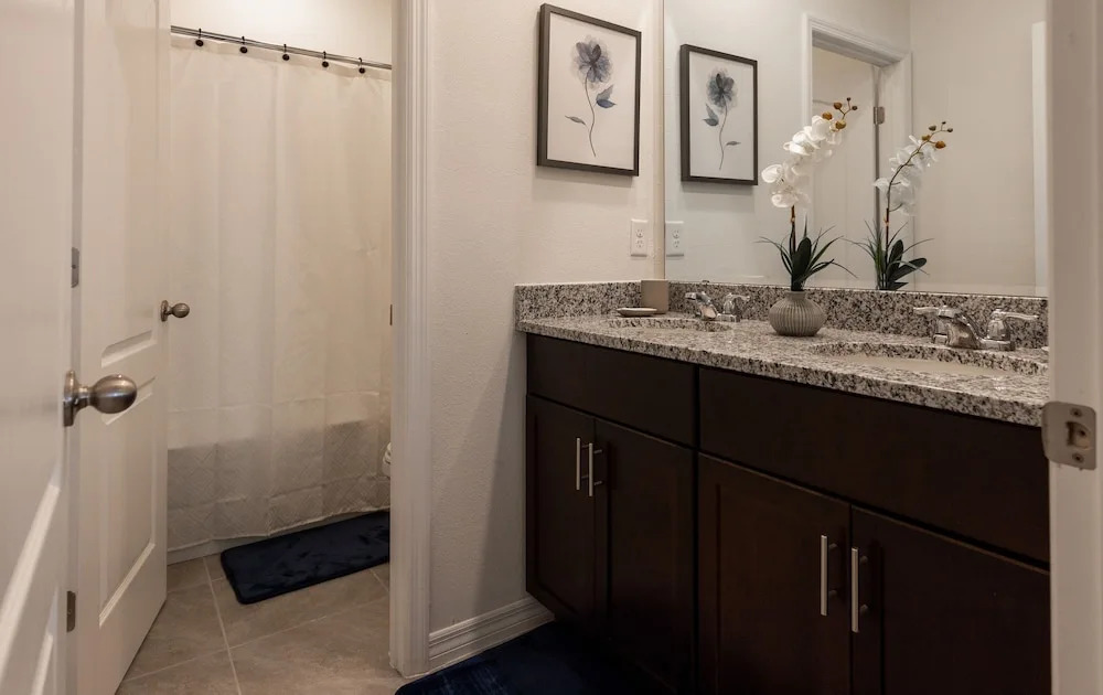 7660oml-solterra Resort 5 Bedroom Home by RedAwning