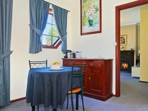 Wine and Roses Bed and Breakfast