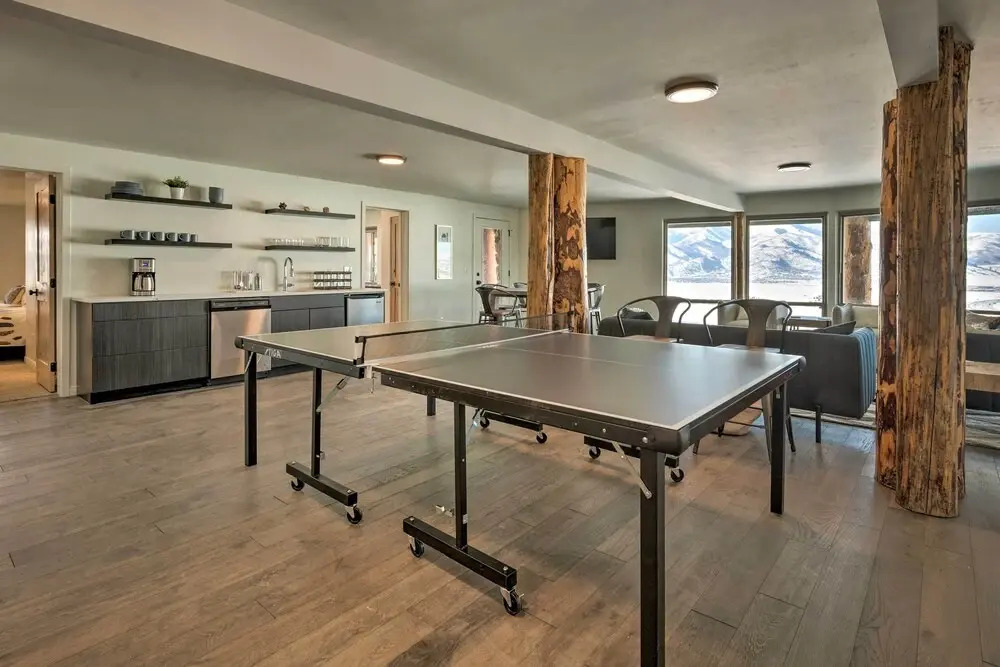 Luxe Mountain Cabin w/ Spa, 6 Mi to Park City!