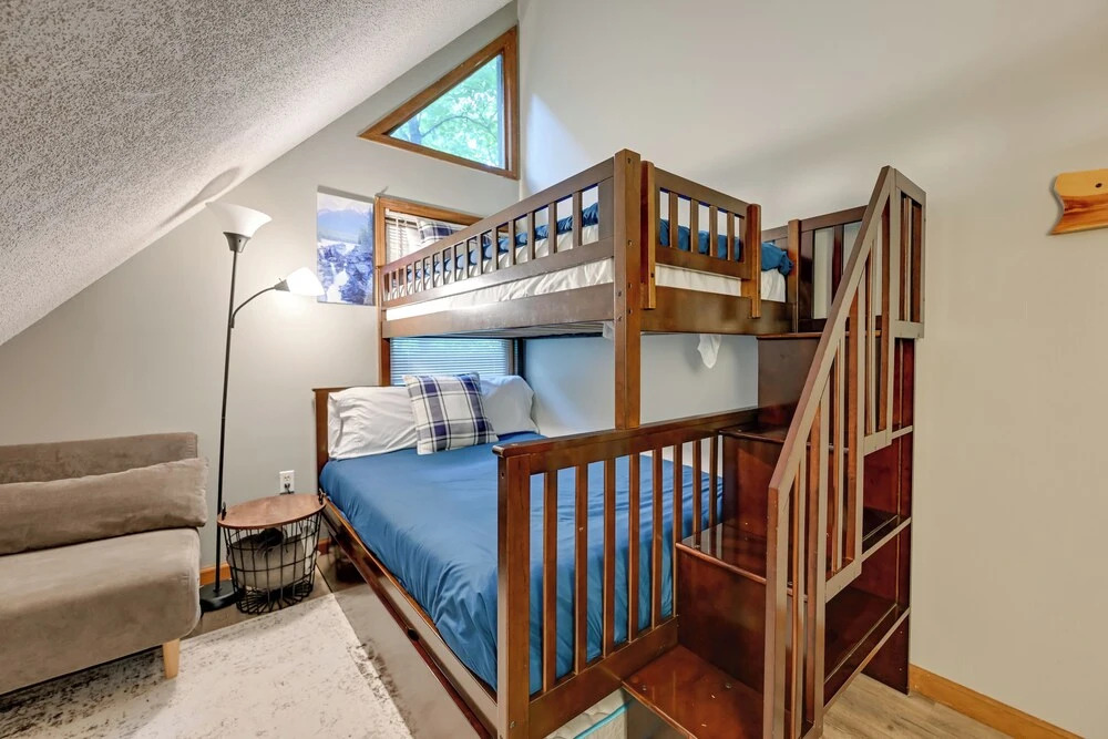 Sapphire Valley Cabin w/ Private Mountain Views!