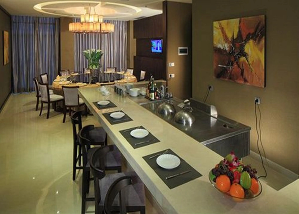 Le Parker International Hotel