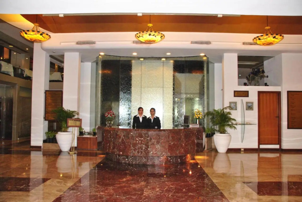 Hotel Aurora Towers
