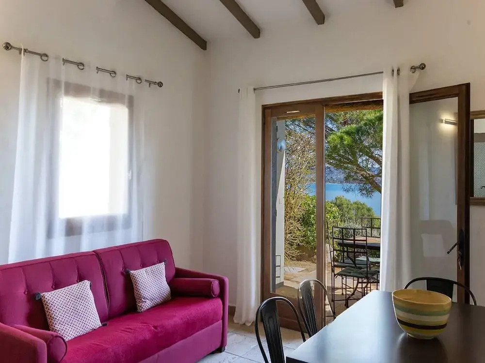 Villa for 6 by the Mediterranean Sea