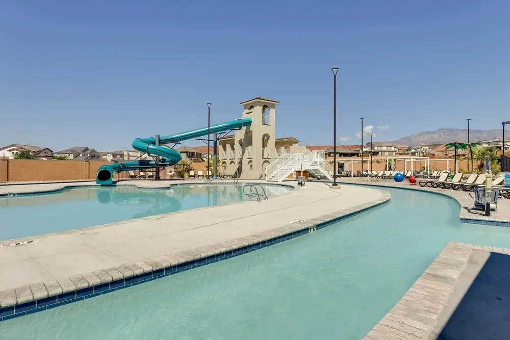 Red Cliff Views & Community Perks: Utah Townhome