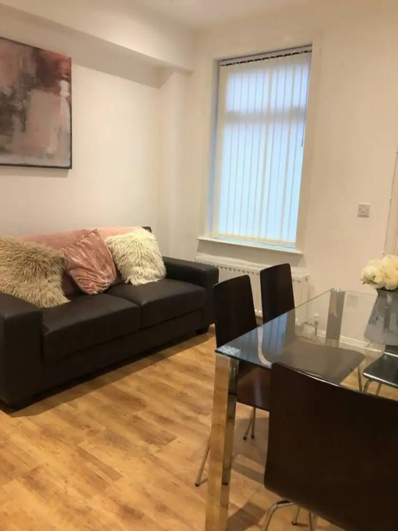 Lovely 4-bed House in Anfield all En-suite,