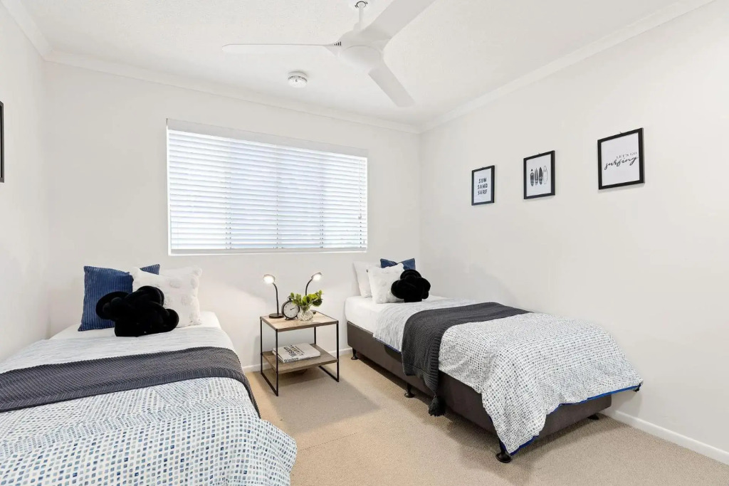 6 Parkshores Sunshine Location Location Location