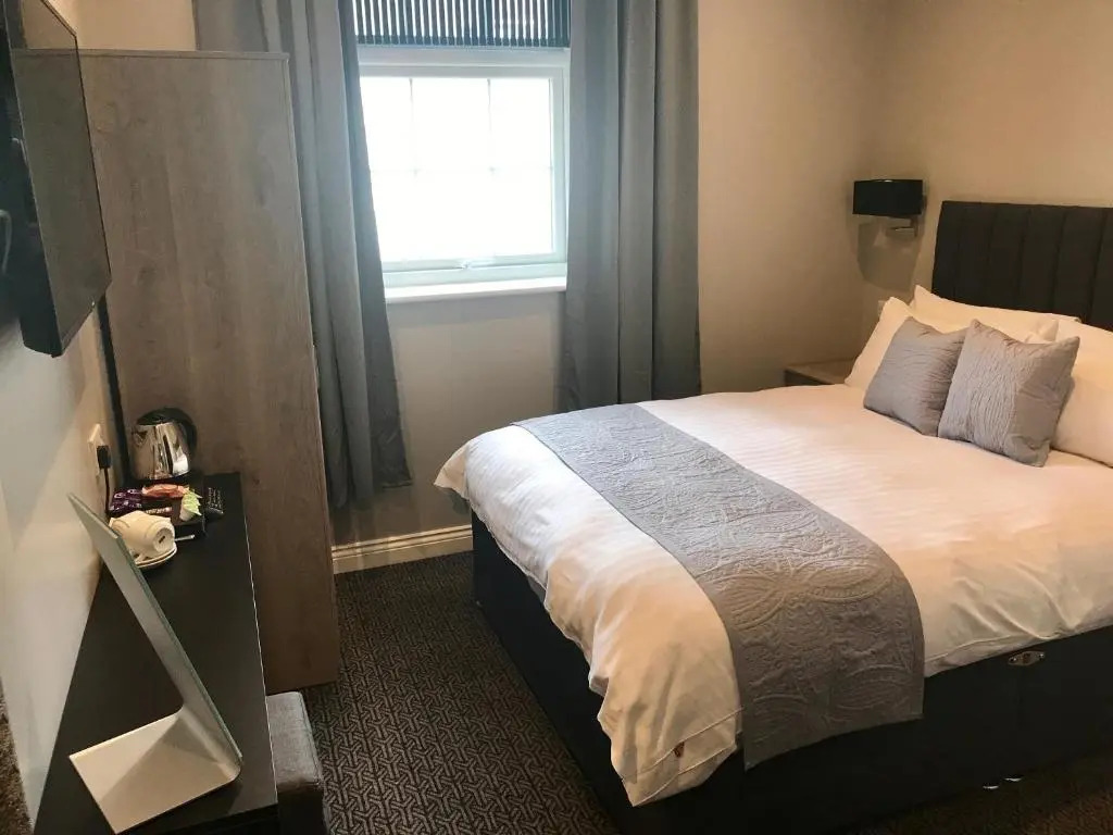 The Raven Hotel