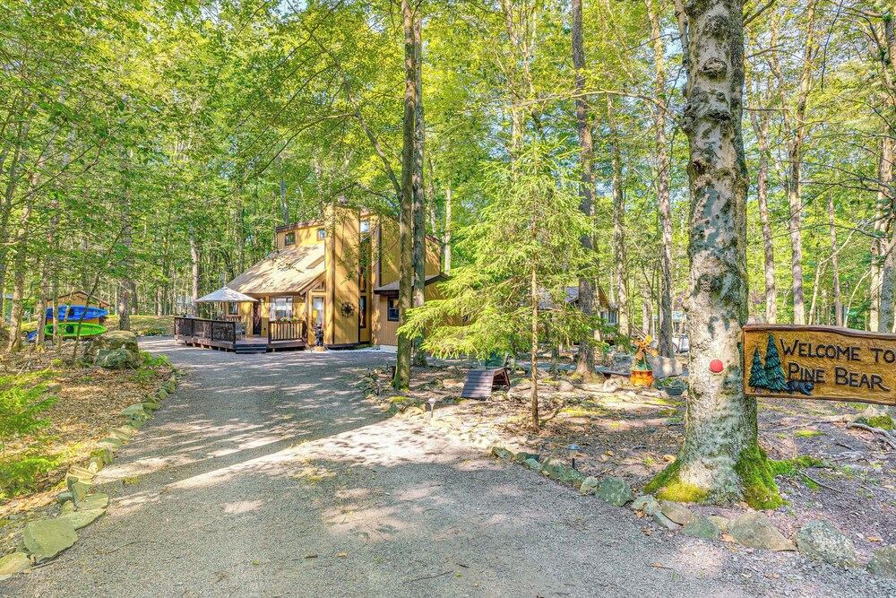 Game Room & Hot Tub: Pine Bear' Pocono Lake Cabin