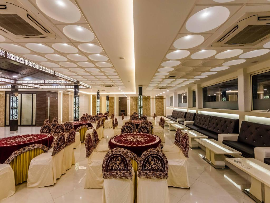 OYO 6371 Hotel Abrol