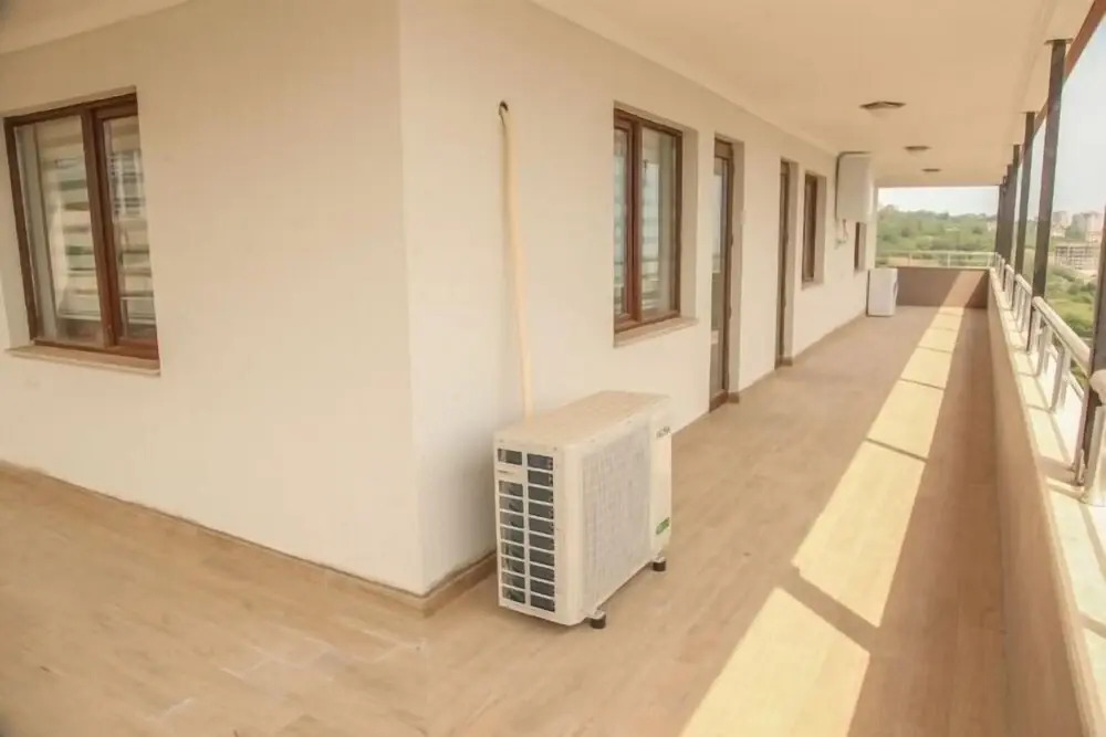 Royal Inn Seza Residence