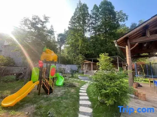 Shuyige Family Starry Sky Family Holiday Homestay (Anji Yunshang Grassland Branch)