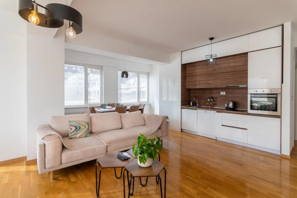 High-End Spacious Apartment next to City Mall