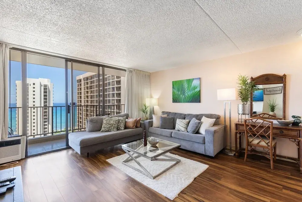 Beautifully Renovated 32nd Floor Deluxe Ocean View Waikiki Condo