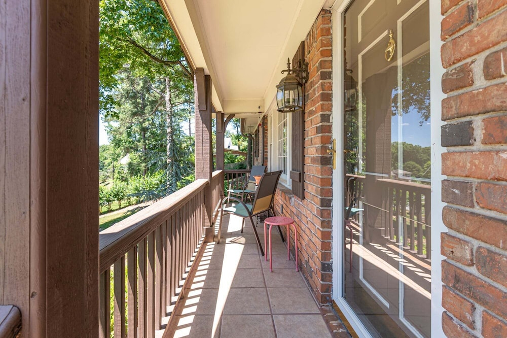 3926 Pineview, Smyrna