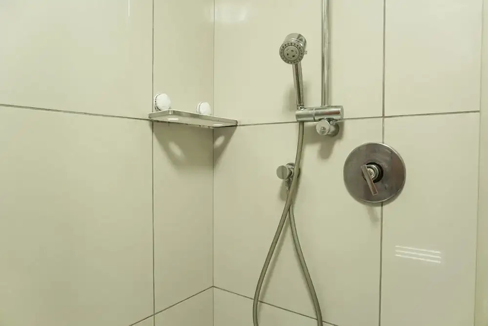 Elegant and Spacious 1BR Apartment at Citylofts Sudirman By Travelio