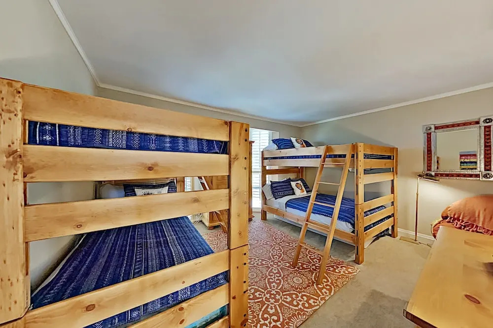 Lavish All-suite W/ Tennis Courts: Near Pool, Golf 4 Bedroom Condo