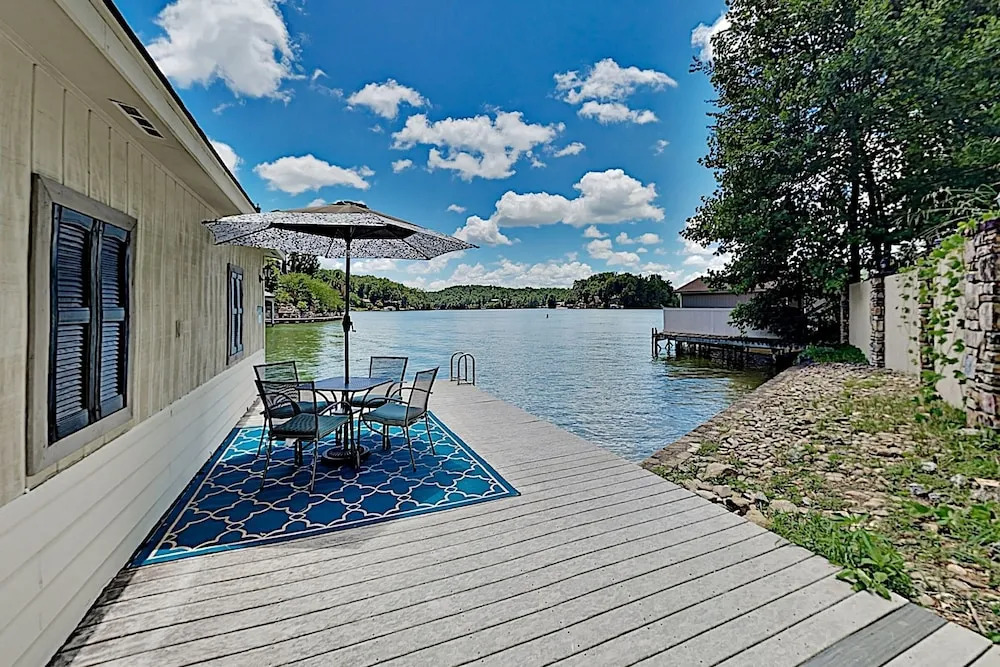 Panoramic Pool Paradise W/ Lake Lure View & Pool 4 Bedroom Home