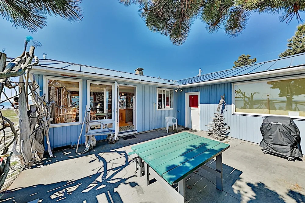 Beachfront Gem In Coupeville 3 Bedroom Home