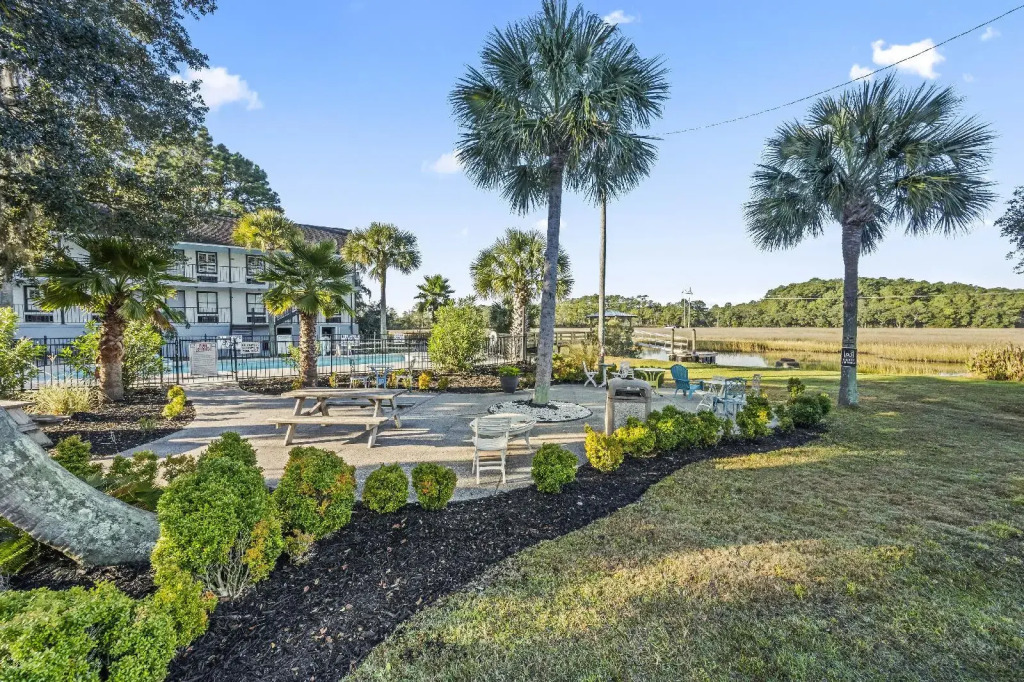 Charleston Creekside Inn