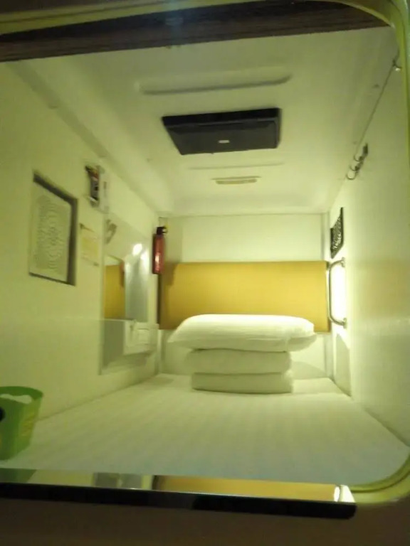 Shangjian Capsule Apartment Hangzhou East Railway Station