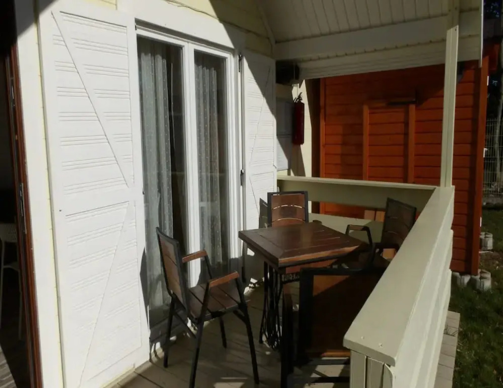 Holiday homes close to the seaside beach