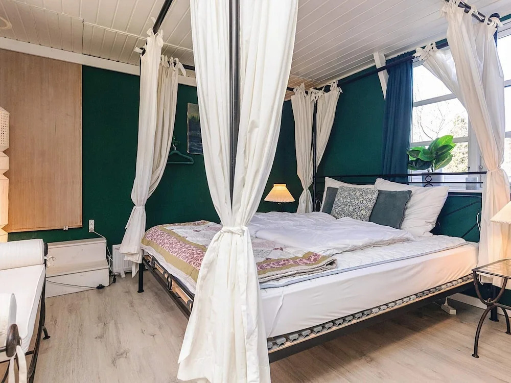 8 person holiday home in Gilleleje-By Traum