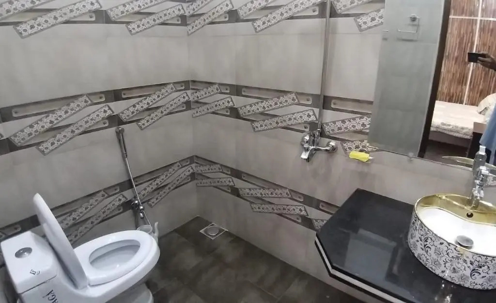 Family Rooms in Johar Town