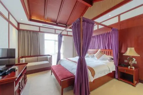 Tengchong Jade Holiday Hotel