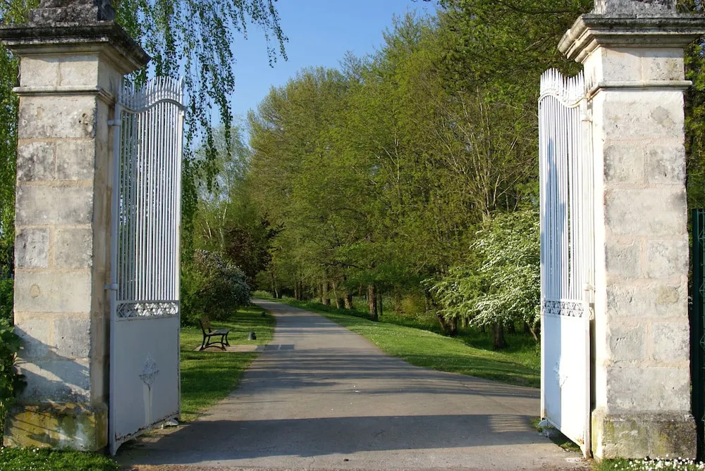 Villa l'Olivier, Chambre d'Hôtes Les Volets Bleus