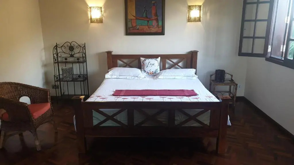 Villa - Sleeps 7 - Pool - Parking - Pets Ok