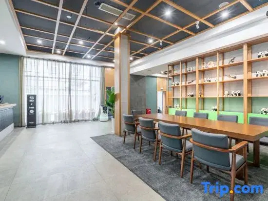 voco Chengdu Chunxi Road by IHG