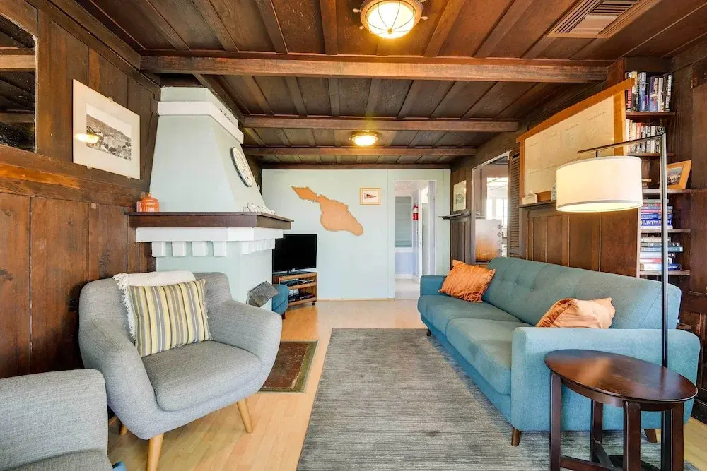 Walk to Beach: Catalina Gem w/ Deck!