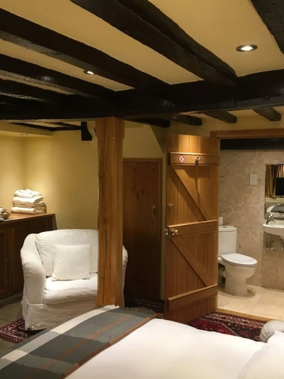 Heathrow Cottages B&B