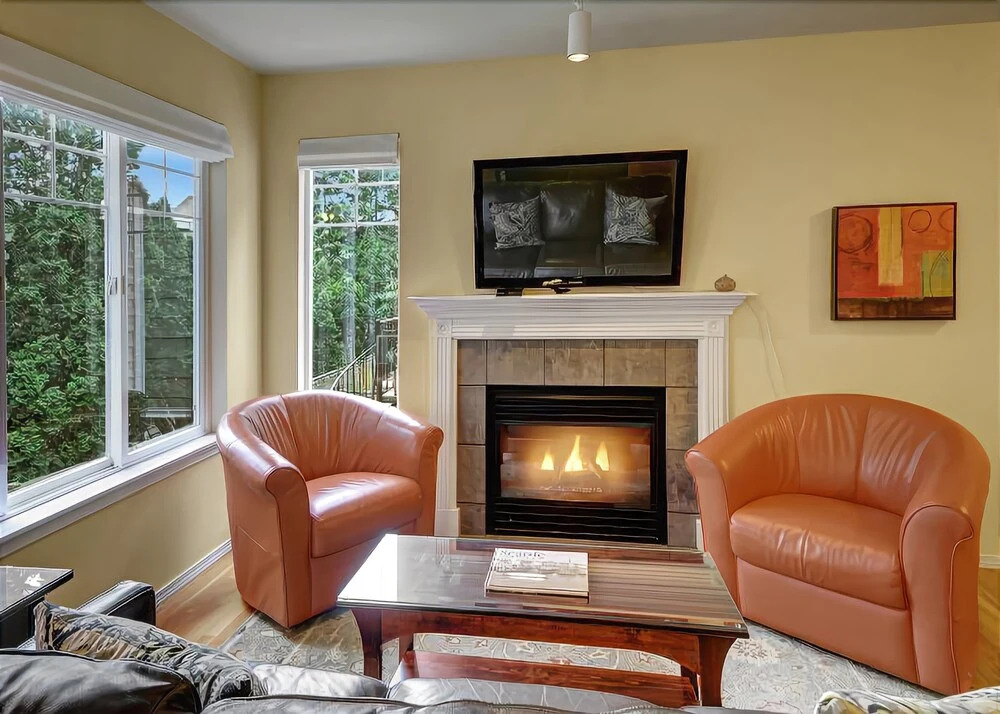 Ballard Northwesterner - Three Bedroom Townhome with Balcony
