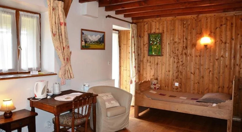 Logis Hôtel Auberge de la Hulotte