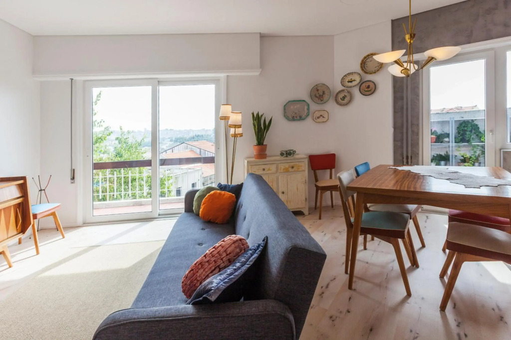 Spacious and Bright City Ap II