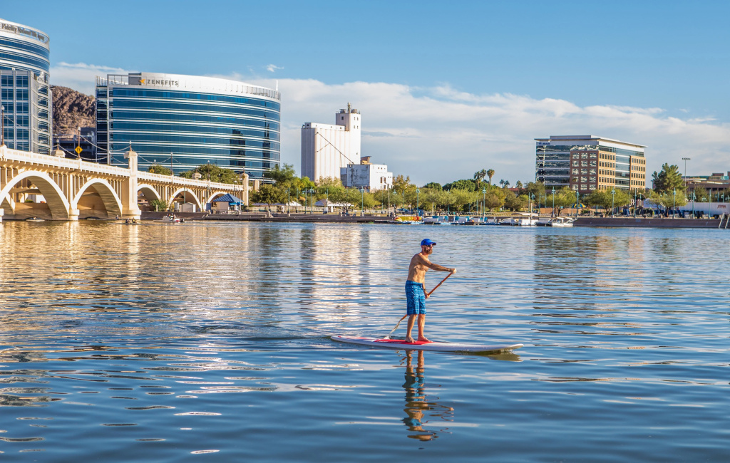 Holiday Inn & Suites Phoenix Airport by IHG