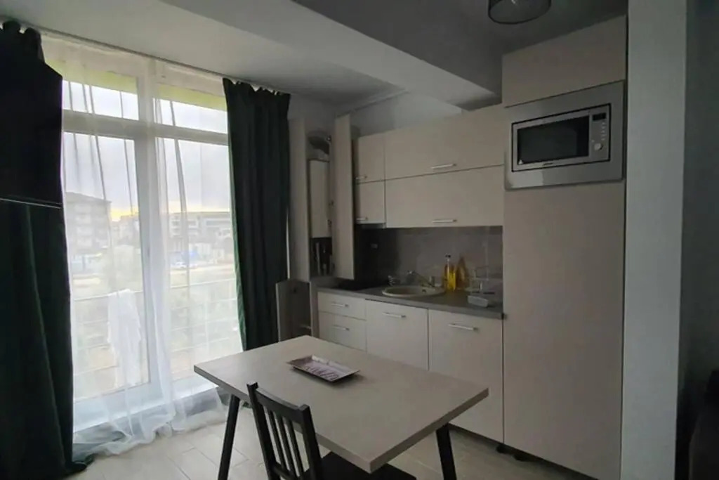 On Beach-Mamaia Residence