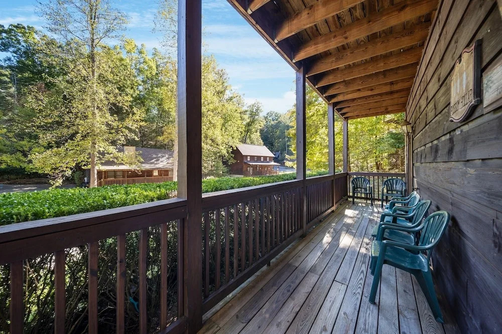 Er299 - Possum Hollow 4 Bedroom Cabin by RedAwning